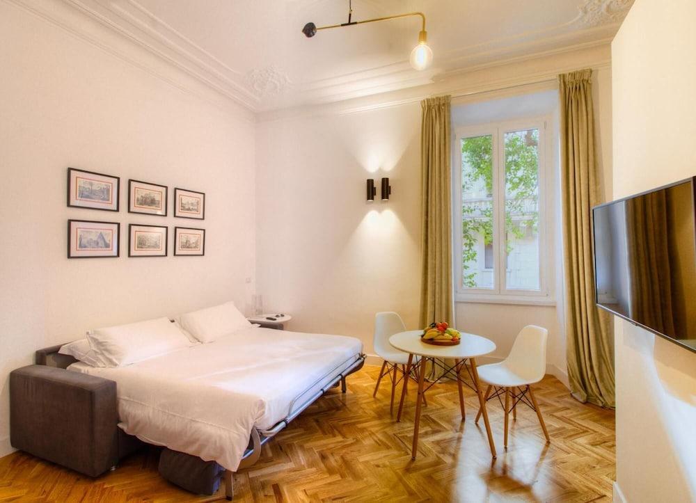 Beccaria A Piazza Del Popolo Bed & Breakfast 2*