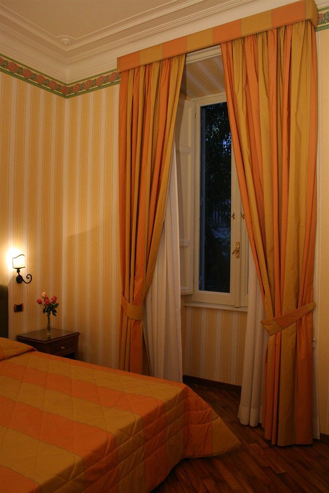 Frühstückspension Beccaria A Piazza Del Popolo 2*