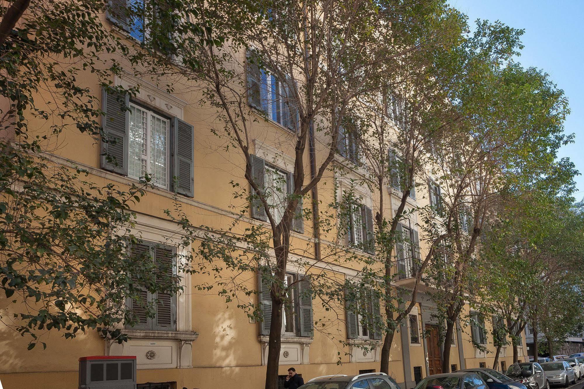 Beccaria A Piazza Del Popolo